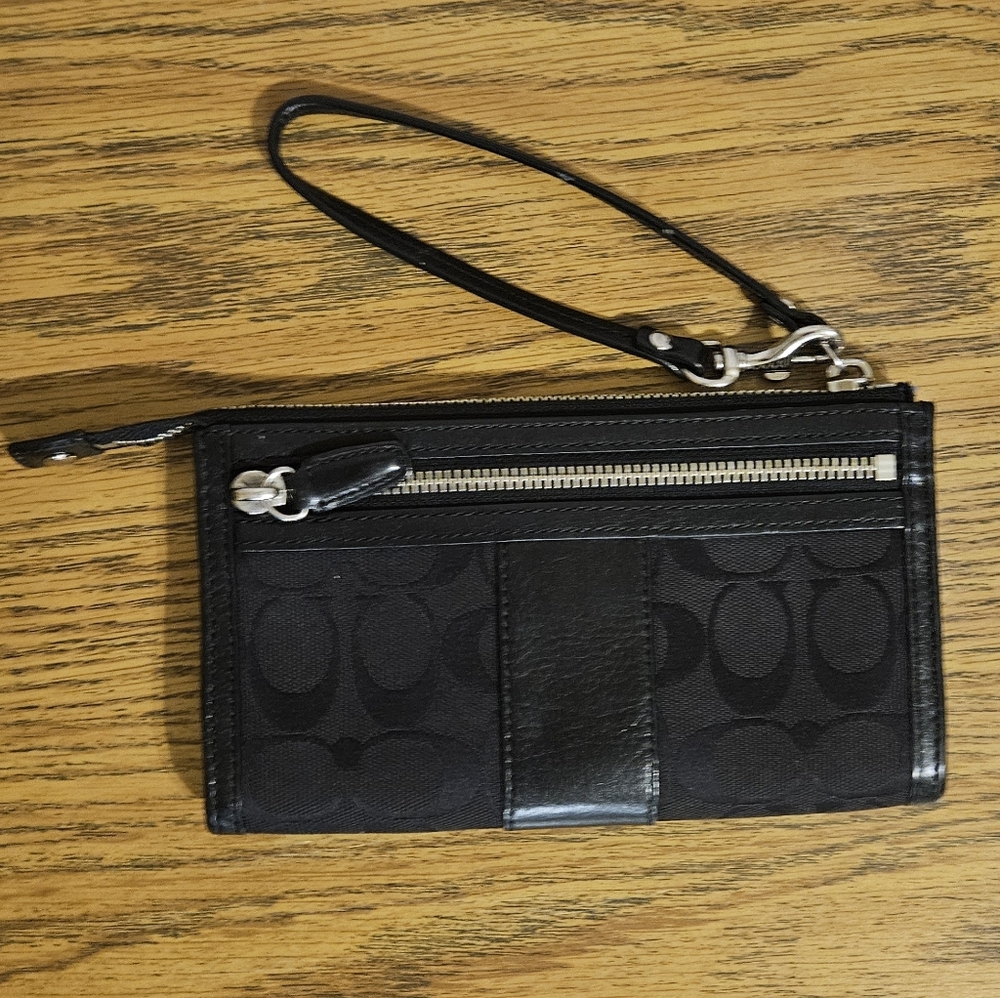 Coach Large Black Signature Wristlet - EUC - Picture 5 of 5